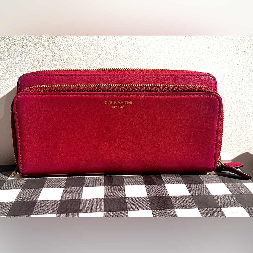 Coach♥️Double Zip Leather Long Wallet